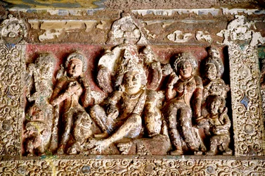 Steenbeeldhouwwerk in de Ajanta-grotten, Maharashtra, India. De 29 boeddhistische grotten werden uitgegraven tussen de 2e eeuw v.Chr. en de 1e eeuw n.Chr., en de 4e-7e eeuw n.Chr. maar werden pas ontdekt in 1819